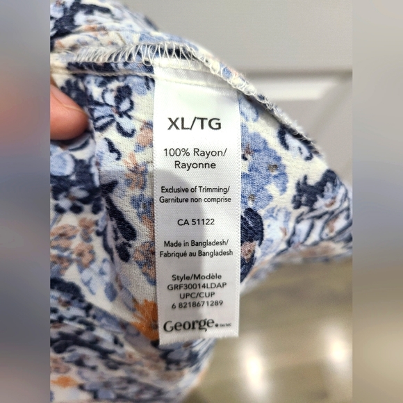 Smocked blouse from George. Never been worn! SIZE XL - Picture 6 of 7